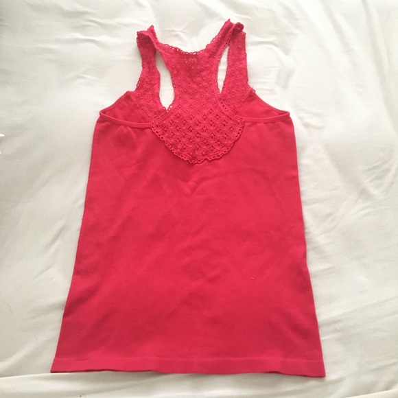 Red tank top - Picture 2 of 4